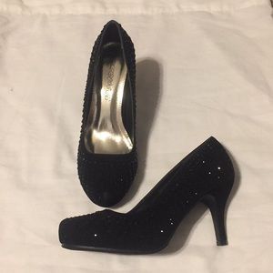 Mascotte new condition black heels!